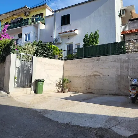 شقة Sandra تروغير